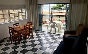 Excelente apto 2 quartos de frente para o mar em Garatucaia